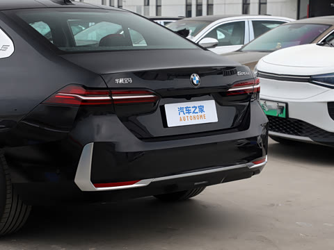 2026�� �Ŀ� 525Li ������װ