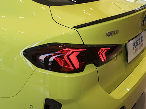 2026�� M235L