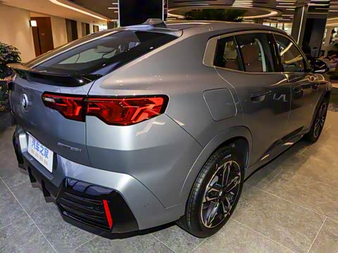 2025�� sDrive25i M�˶���װ