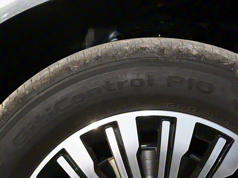 2026 DM-i 1.5T 218KM Խ