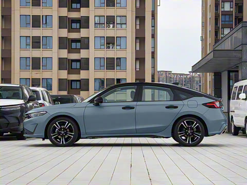 2025�� HATCHBACK 240TURBO �ֶ��ھ���