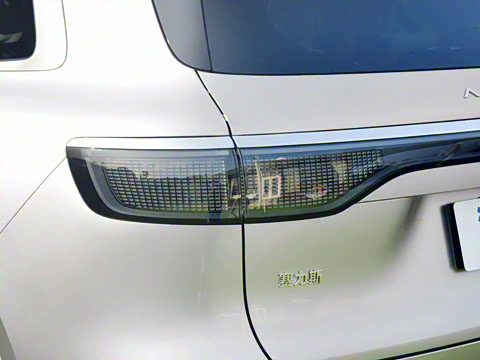 2025�� ���� Ultra ����������