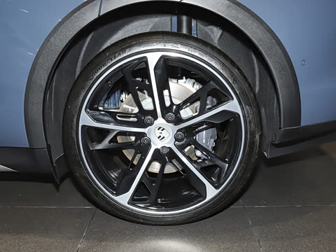 2026�� Taycan 4 Cross Turismo