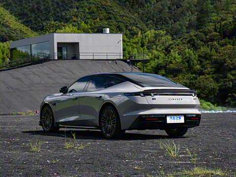 2025�� 240����Ultra