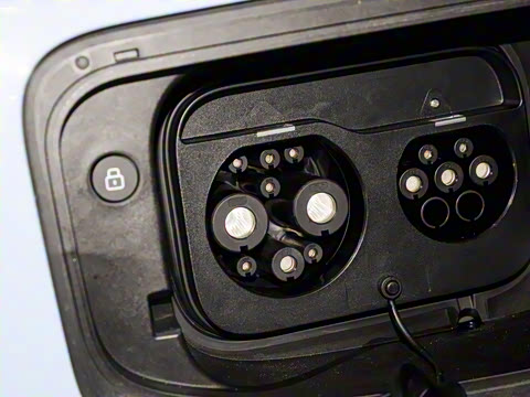 2025�� 702 ������ Ultra