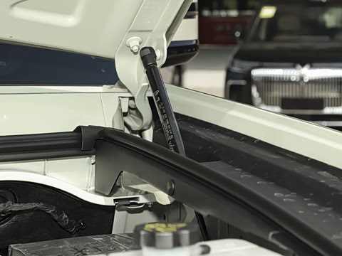 2025�� 210KM ����Ultra��