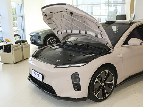 2025�� 100kWh Touring