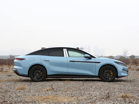 2025�� EV 701KM�����״�������