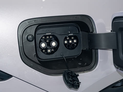 2026�� ���� 702 Max �콢��