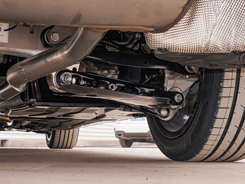 2026�� �Ŀ� 525Li M�˶���װ