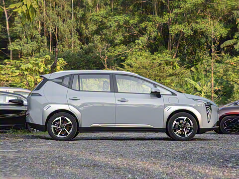 2025�� Plus 610 ������