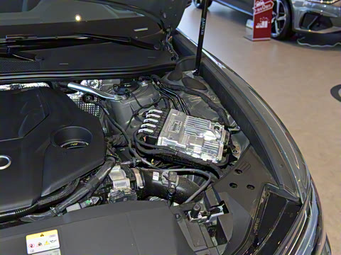 2025�� allroad quattro 55 TFSI ��̽�ռ�