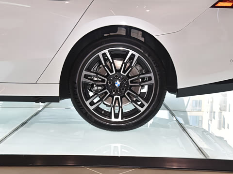 2026�� 525Li M�˶���װ