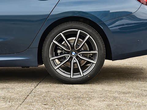 2026�� 325Li M�˶���װ