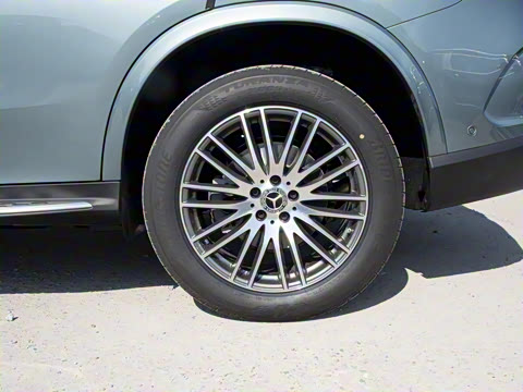 2026�� GLC 300 L 4MATIC ������ 5��