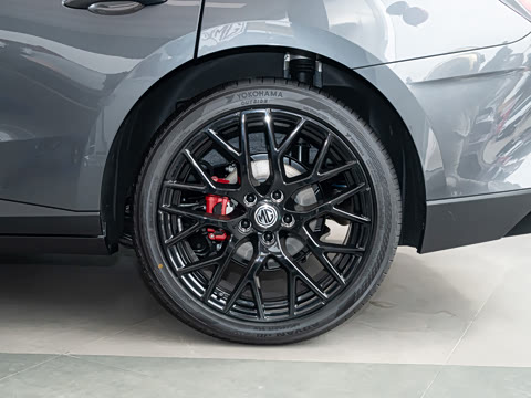 2026�� 2.0T Trophy+ �����˶���