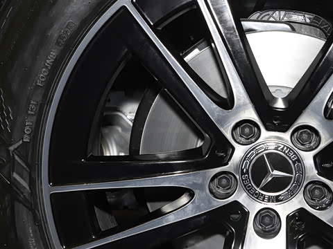 2026�� GLC 260 L 4MATIC ������