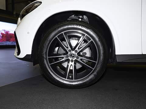 2026�� GLC 260 L 4MATIC ������