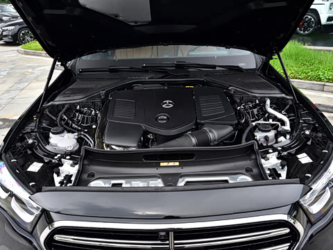 2026�� �Ŀ� E 300 L ������