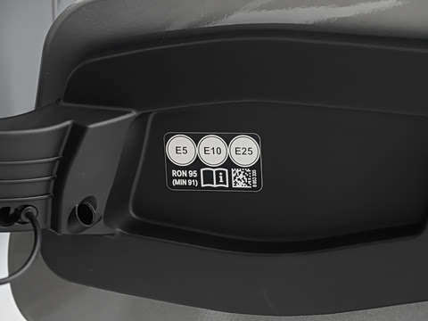 2027�� 740L �����