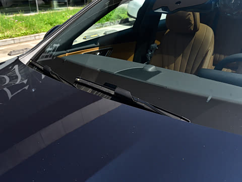 2026�� �Ŀ� E 300 L ������