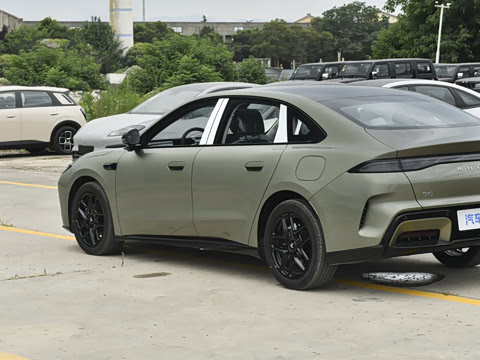 2026�� 535 MAX+�����