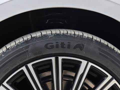 2026�� 225km EM-i Զ�����ǺӰ�