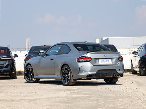 2025�� M240i xDrive