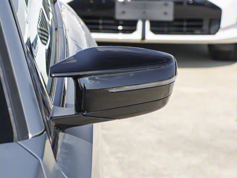 2025�� M240i xDrive