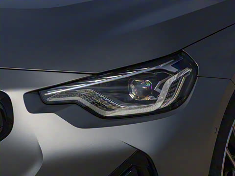 2025�� M240i xDrive