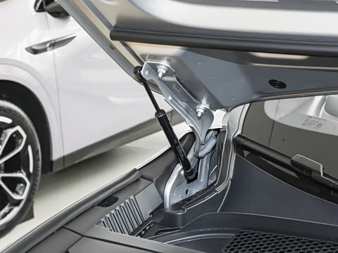 2026�� ���� 702 Max �콢��