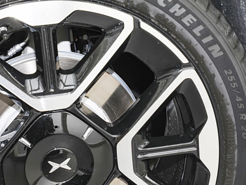 2026�� ���� 702 Max �콢��