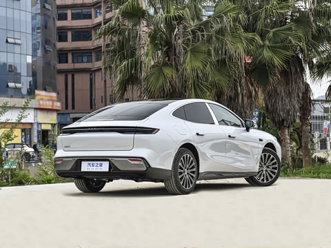 2026�� 225km EM-i Զ�����ǺӰ�