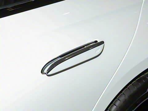 2025�� �Ŀ� E 300 ʱ�����˶���