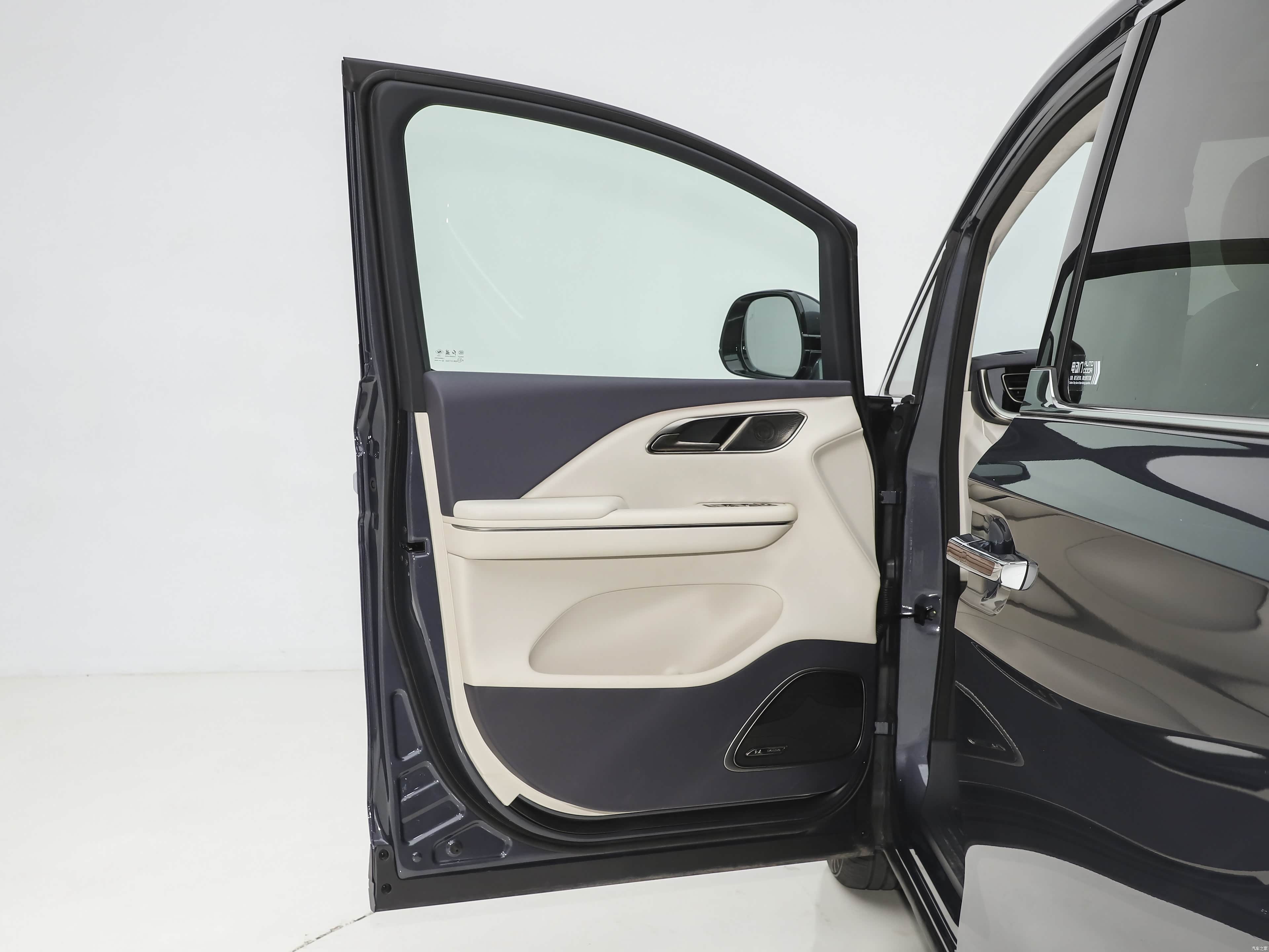 Hongqi HQ9 PHEV, миниатюра 21
