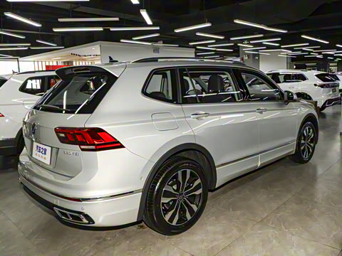 2025�� ���ڿ� 330TSI �Զ�����R-Line��ҫ��