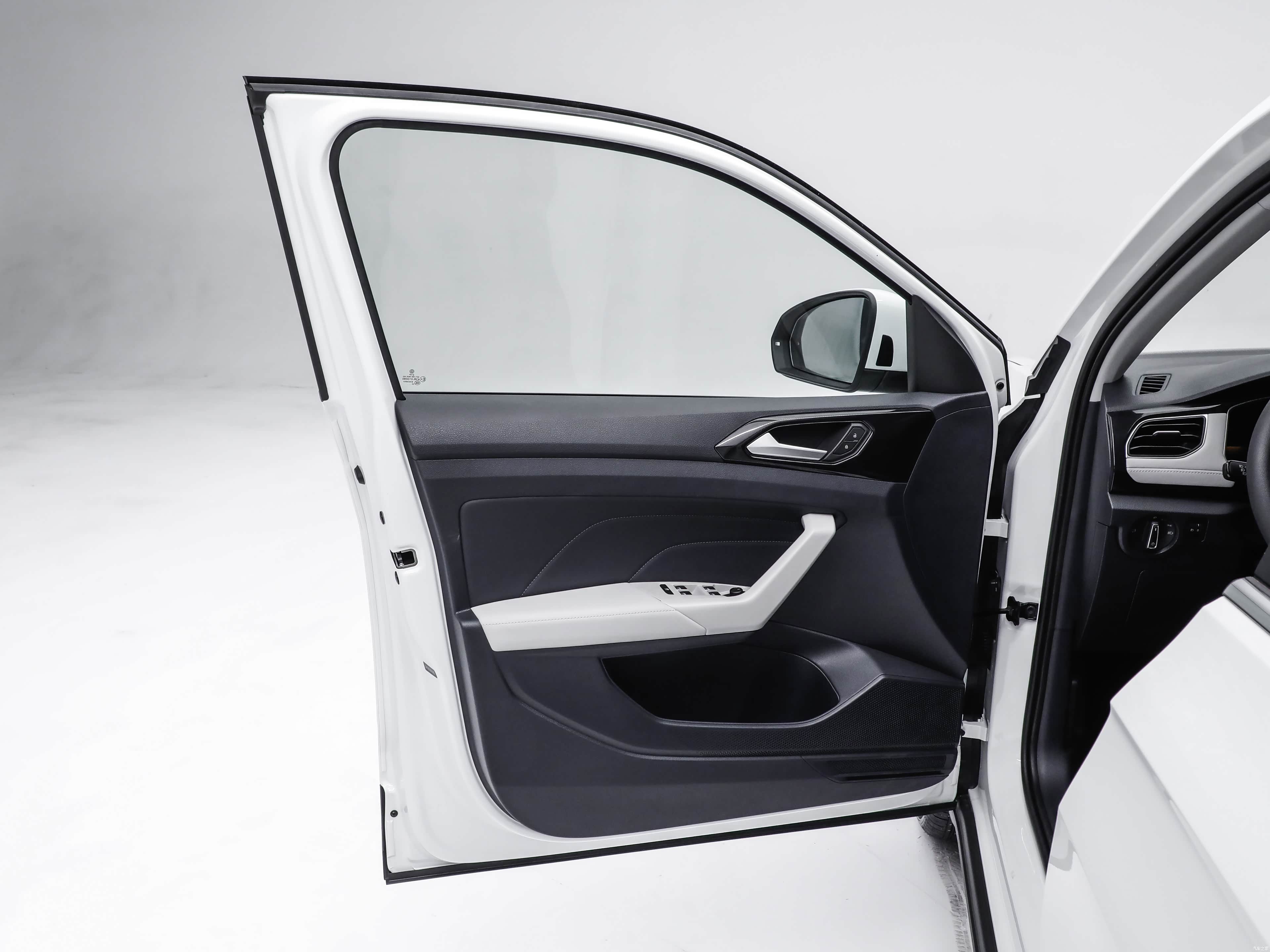 Volkswagen Tharu, миниатюра 23