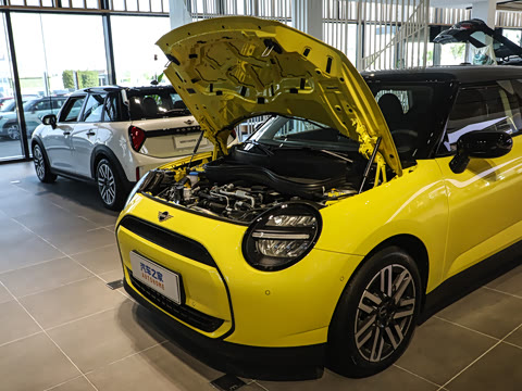 2026�� 466km COOPER E ������