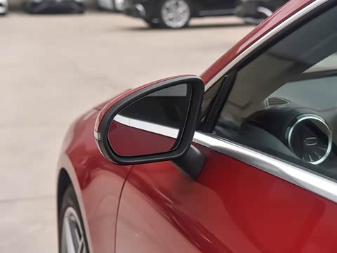 2025�� CLA 200 ���ܳ�