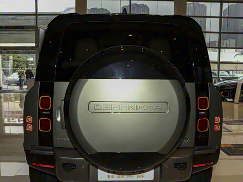 2025�� 90 3.0T P400 X-Dynamic HSE