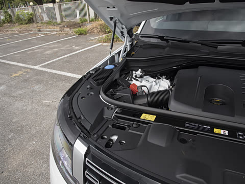 2026�� 3.0 L6 400PS AB�����