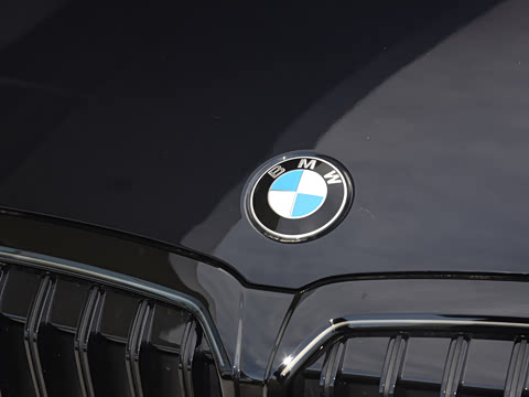 2026�� 330Li ������ M�˶���ҹ��װ