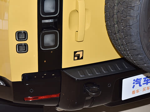 2026�� 110 3.0T P400 TROPHY������