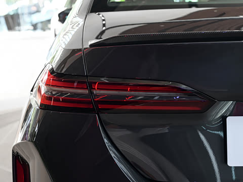 2025�� M5