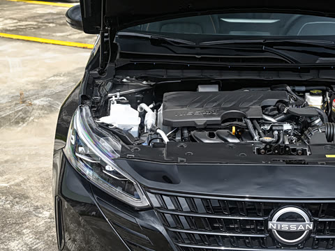 2025�� 2.0L SV �ڽ��