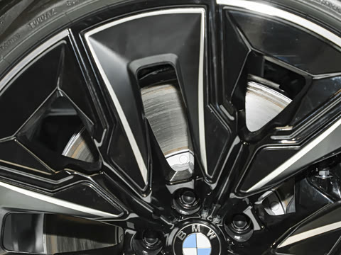 2026�� 740Li ��Ӱ��ذ� M���ܰ��˶���װ