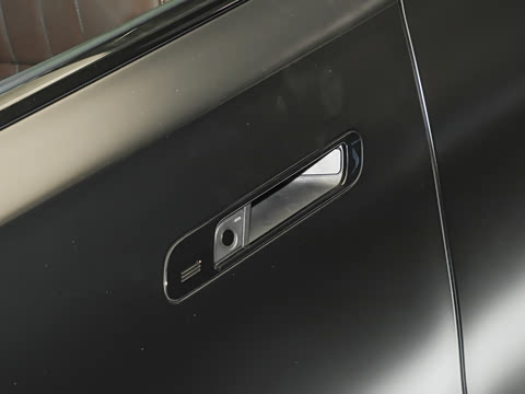2026�� 740Li ��Ӱ��ذ� M���ܰ��˶���װ