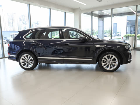 2026�� 4.0T V8 ������