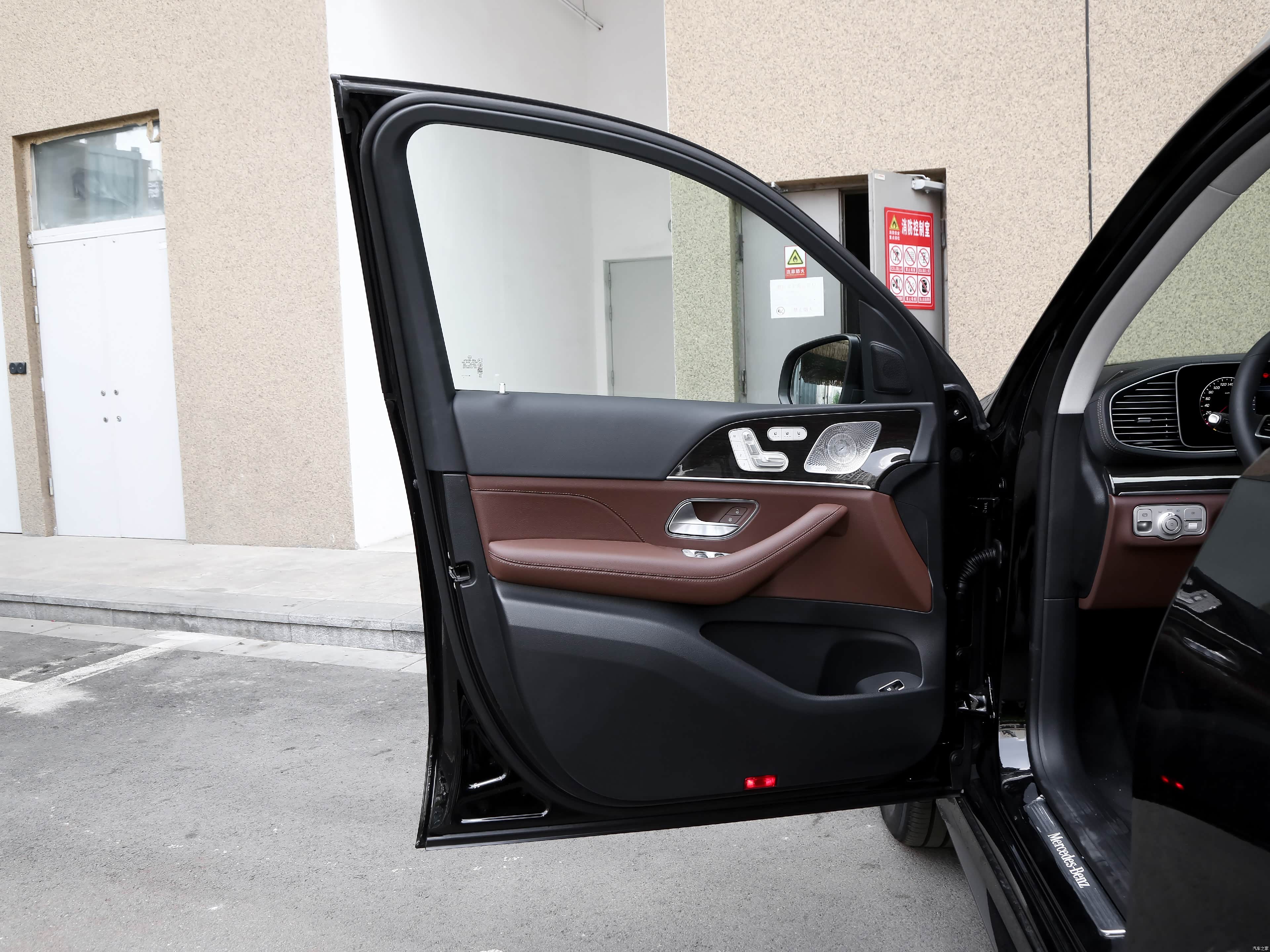 Mercedes-Benz GLE, миниатюра 21