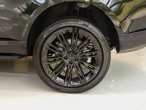 2026�� 3.0 L6 360PS SE�����